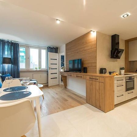 Rondo Onz P&O Serviced Apartments Варшава Екстериор снимка