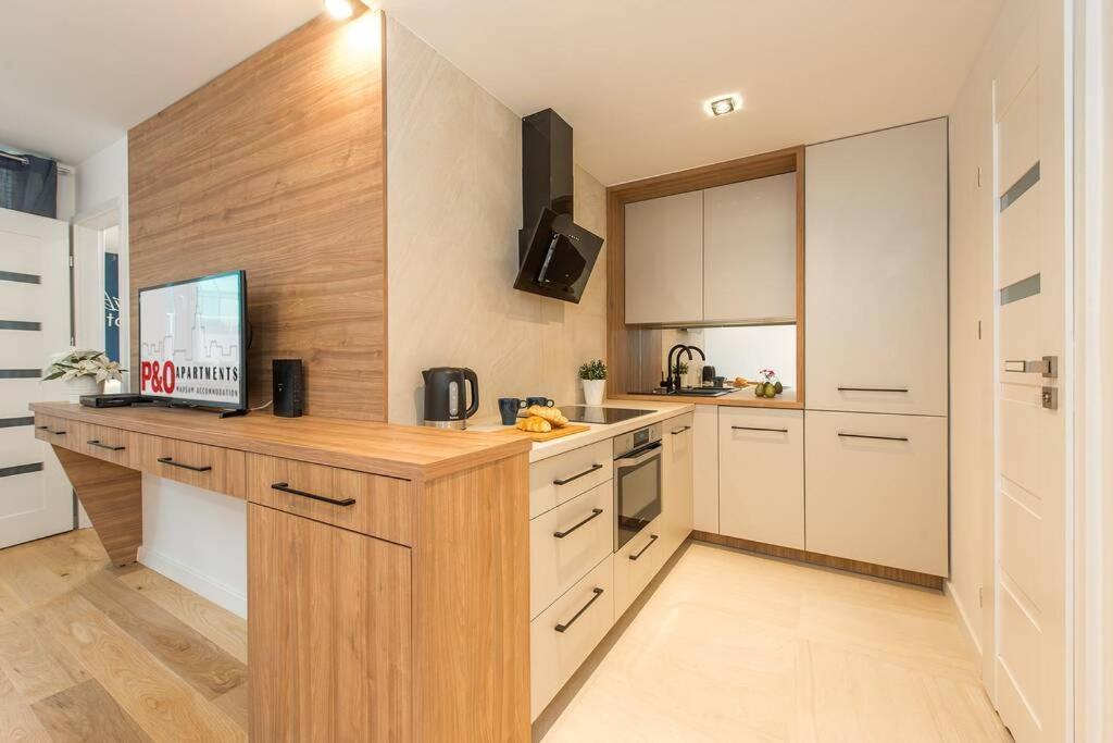 Rondo Onz P&O Serviced Apartments Варшава Екстериор снимка